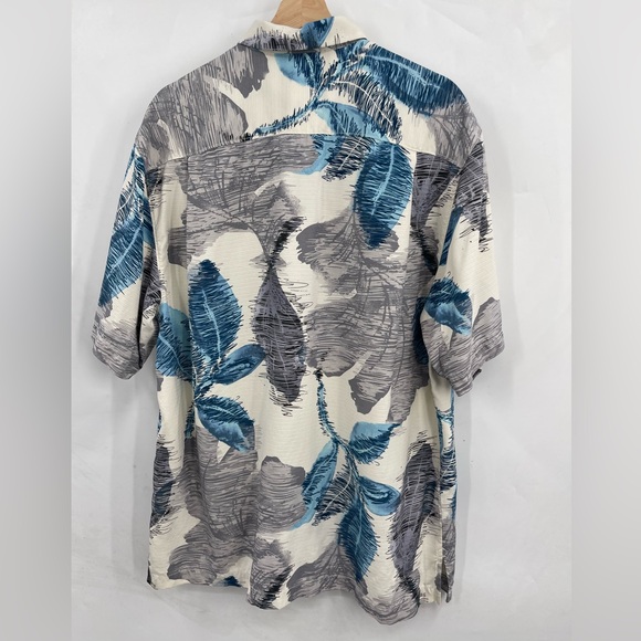 Tommy Bahama 100% Silk Shirt Large Hawaiian Silk Short Sleeve Floral Button Down - Picture 2 of 3